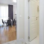 Ξενοδοχείο με διαμερίσματα Bellicity Complex Ράβντα