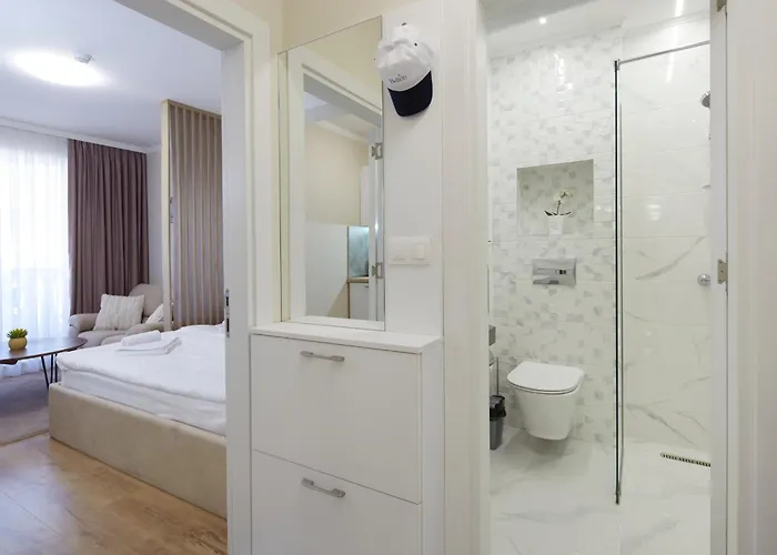 Bellicity Complex 4*