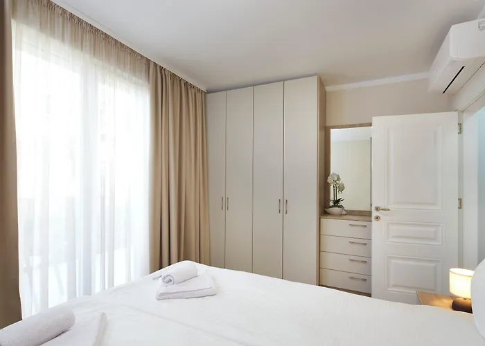 Bellicity Complex 4*