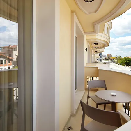 Bellicity Complex 4*