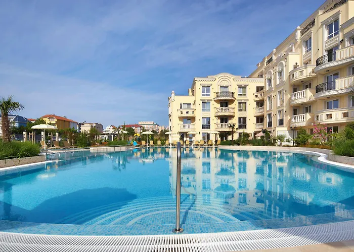 Апартхотел Bellicity Complex 4*